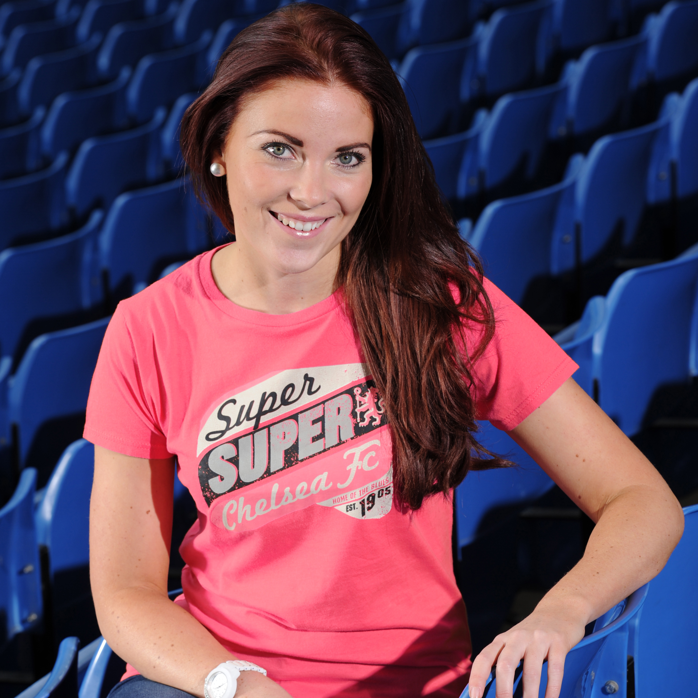 Chelsea ''SUPER SUPER'' Graphic T-Shirt- Womens