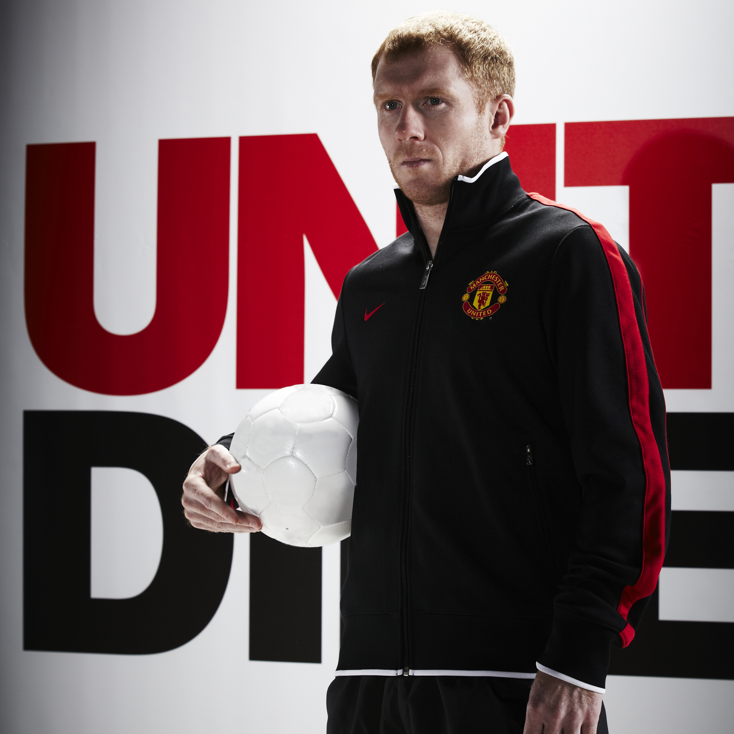 Manchester United Authentic N98 Jacket - Black/Diablo Red