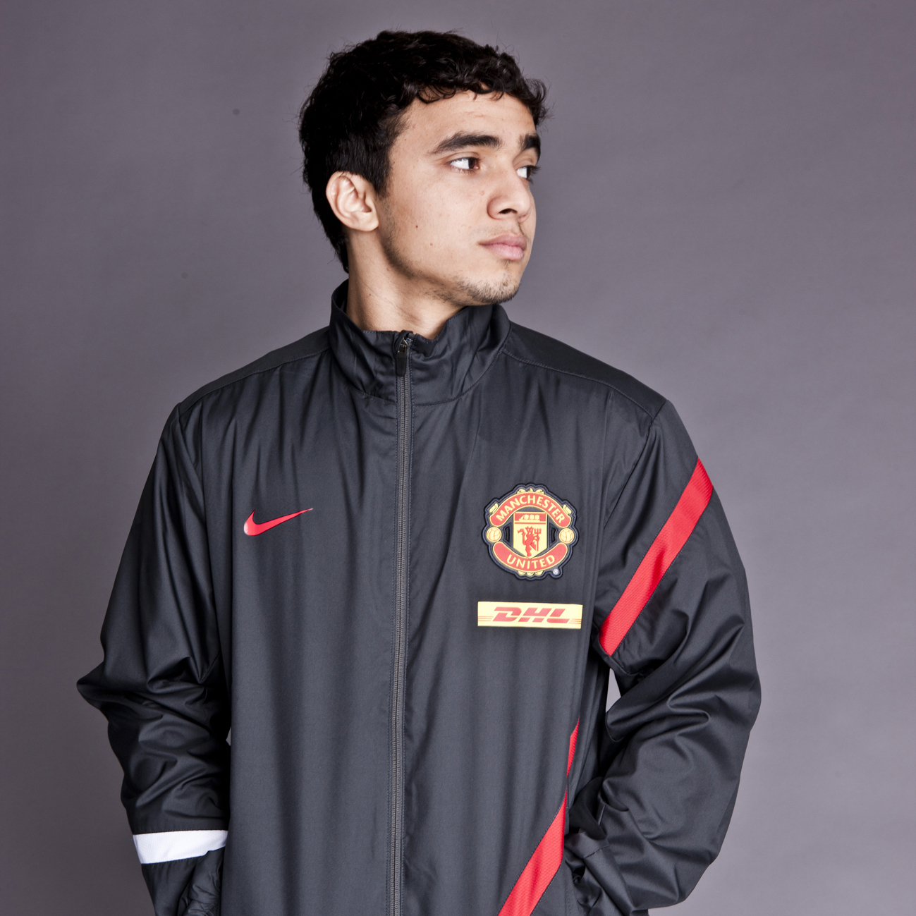 Manchester United Sideline Jacket - Anthracite/Diablo Red/White/Diablo Red